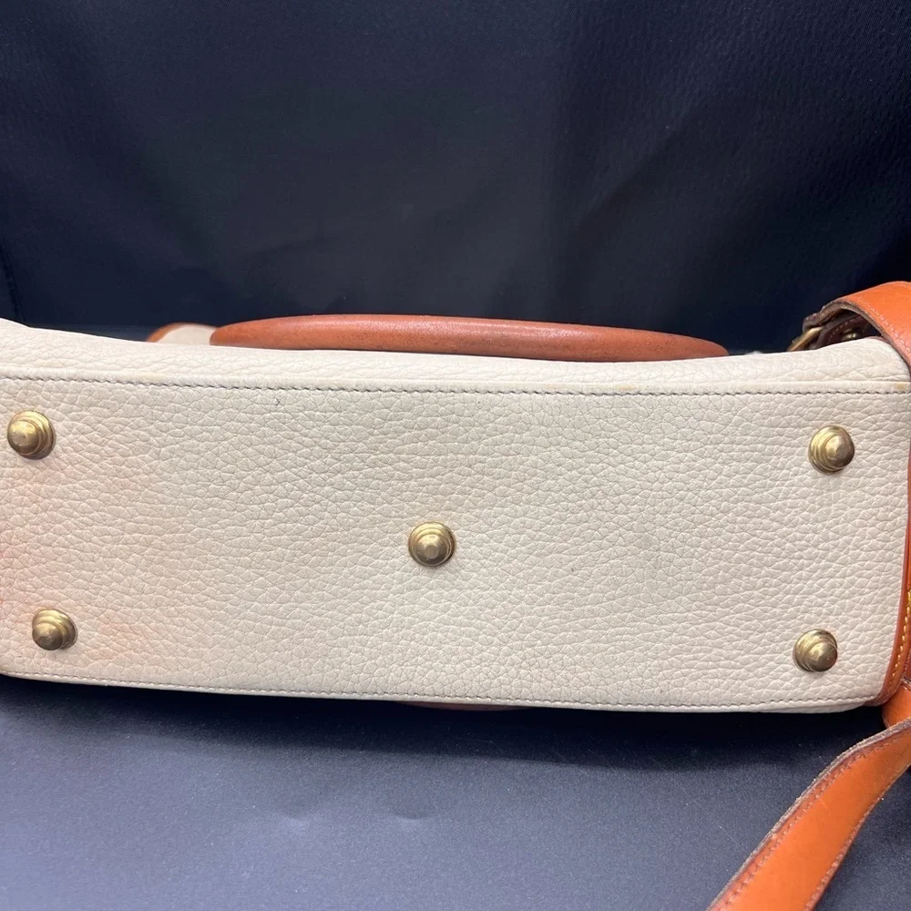 Dooney and Bourke vintage all weather  Leather Handbag